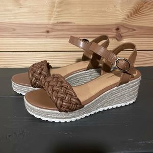 Platform sandals SZ 8